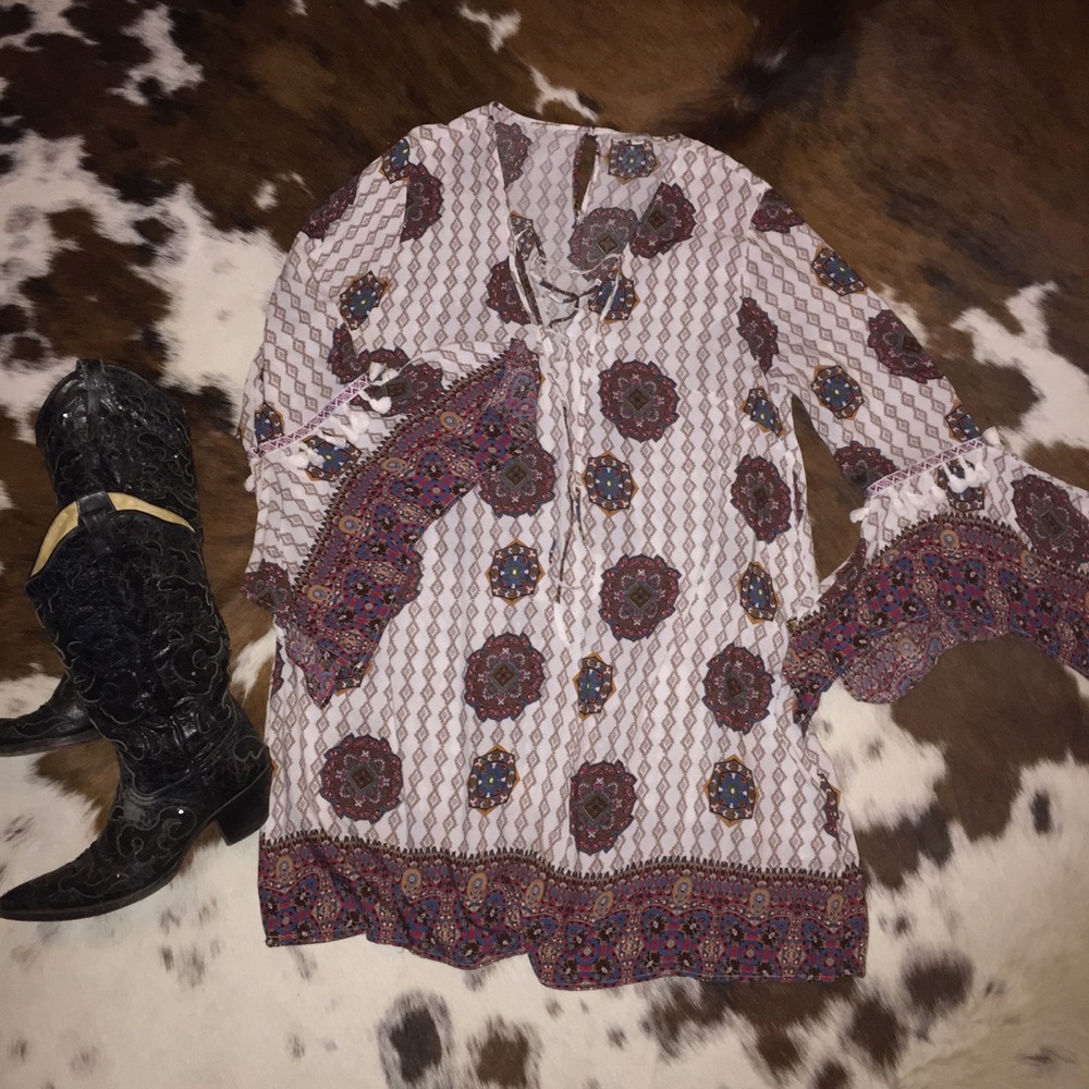 Boho Tassel Trim Bell Sleeve Tunic Dress